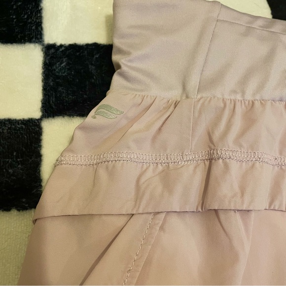 Fabletics Austyn Running Shorts Lavender Lilac Sky Purple White Athletic XL - Picture 8 of 8